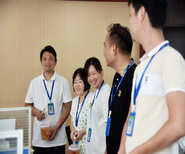 3377在线登录官网工会开展“夏季送清凉”活动